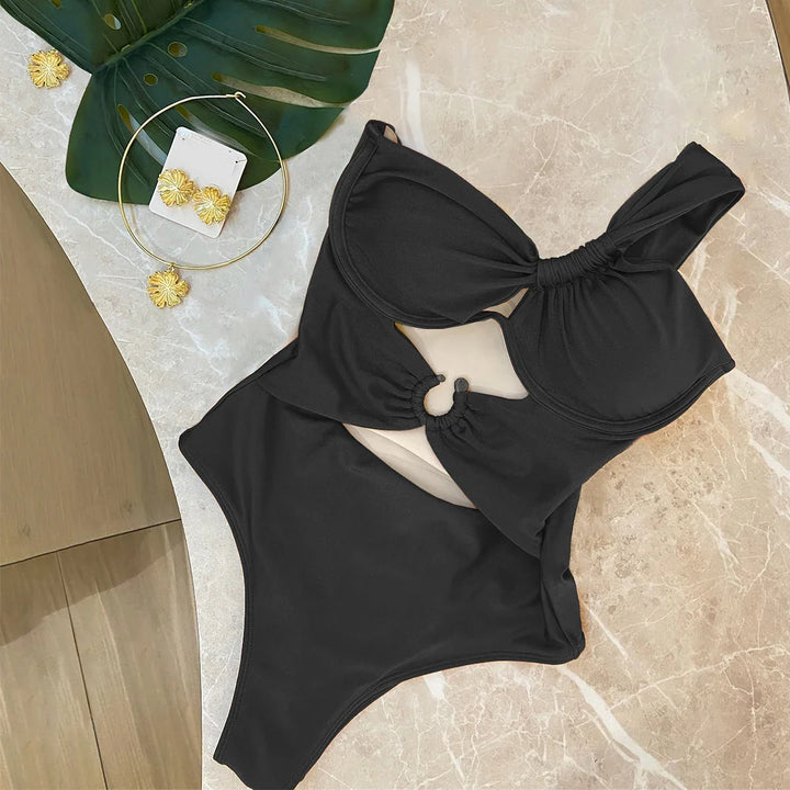 Maillot de bain sur une épaule