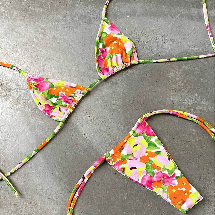 Bikini brésilien à laçages