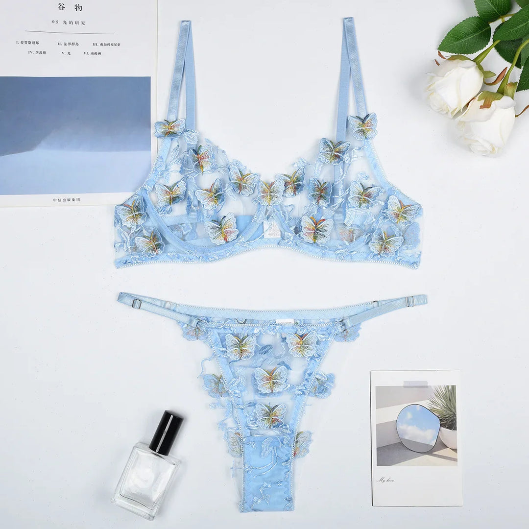 Ensemble de lingerie transparent à broderie papillons