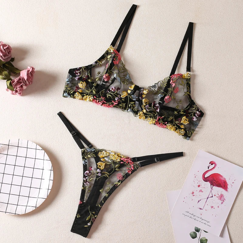 Ensemble de lingerie à fleurs brodées colorées