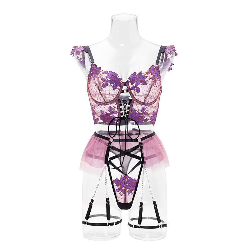 Ensemble de lingerie en dentelle à volant