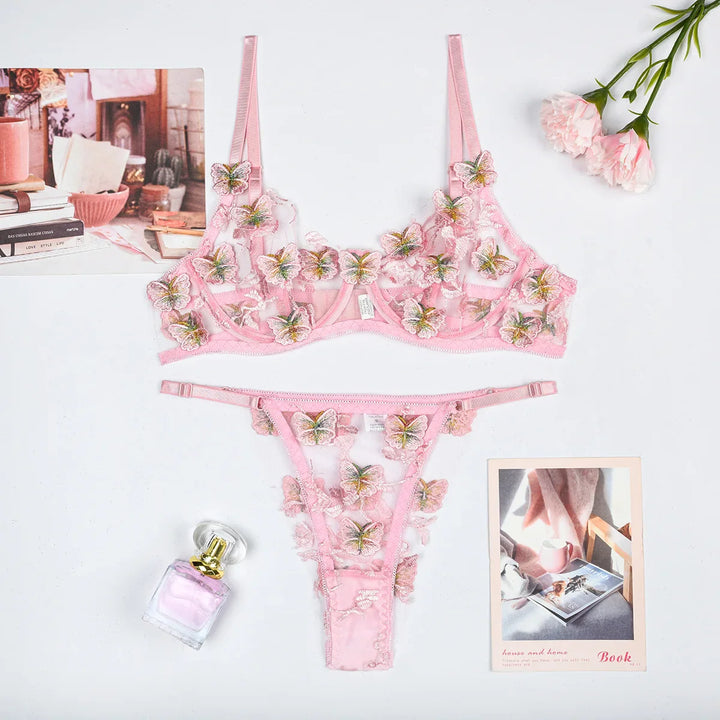 Ensemble de lingerie transparent à broderie papillons