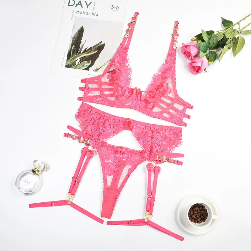 Ensemble de lingerie 3 pièces avec porte-jarretelles