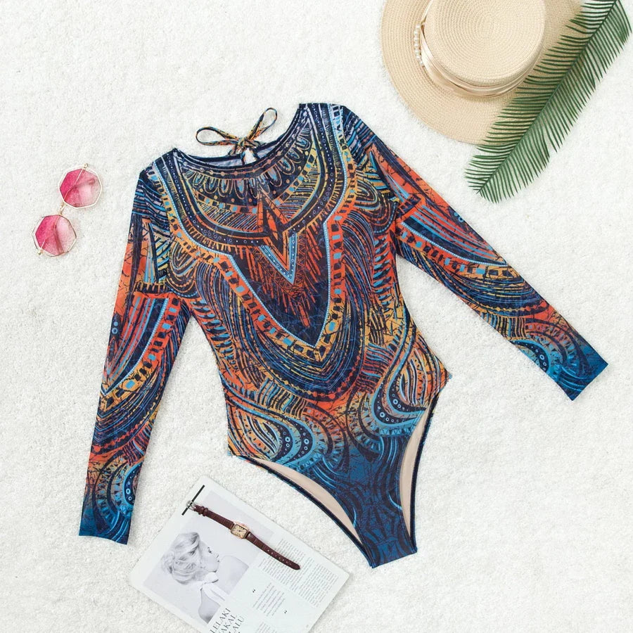Maillot de bain une pièce à manches longues et motif oriental