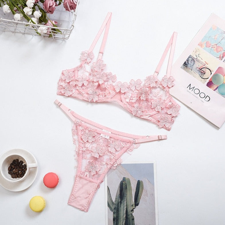 Ensemble de lingerie à finitions florales