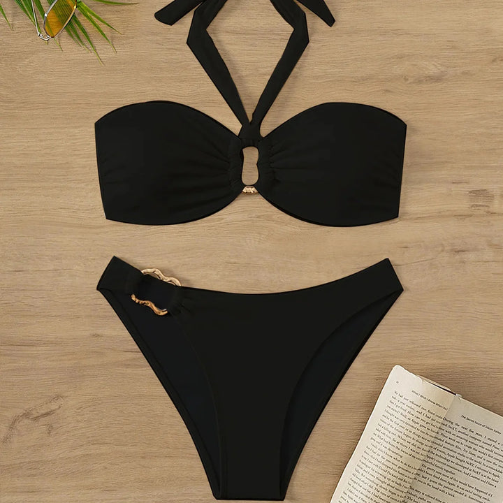 Maillot de bain à anneau métallique