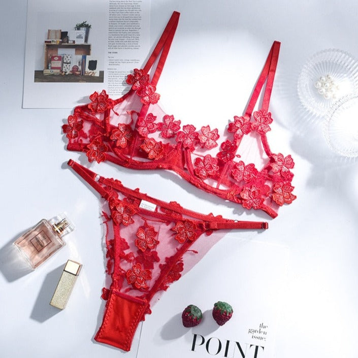 Ensemble de lingerie à finitions florales