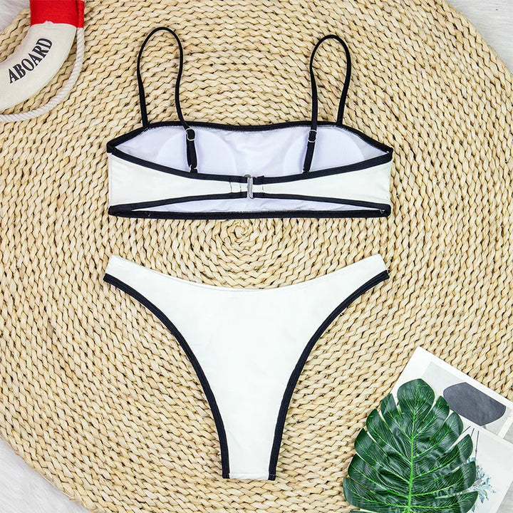 Maillot de bain minimaliste