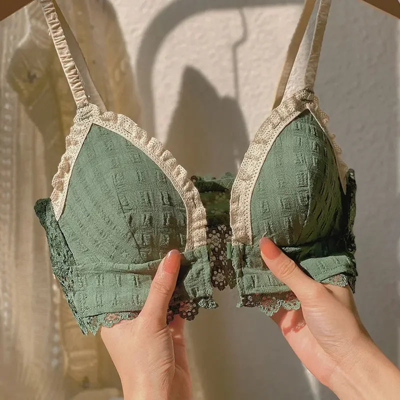 Joli soutien-gorge avec fermeture sur le devant