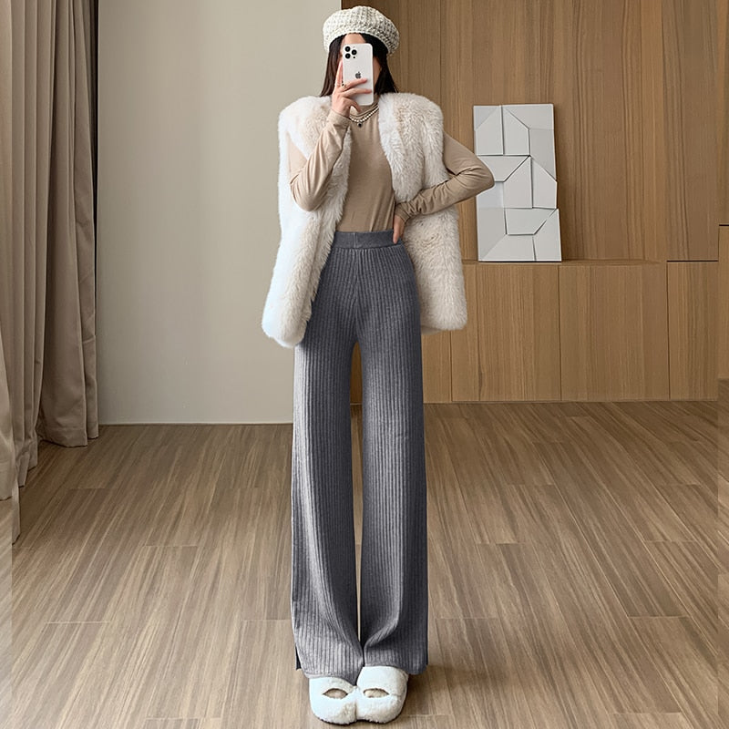 Pantalon en maille à découpes aux jambes
