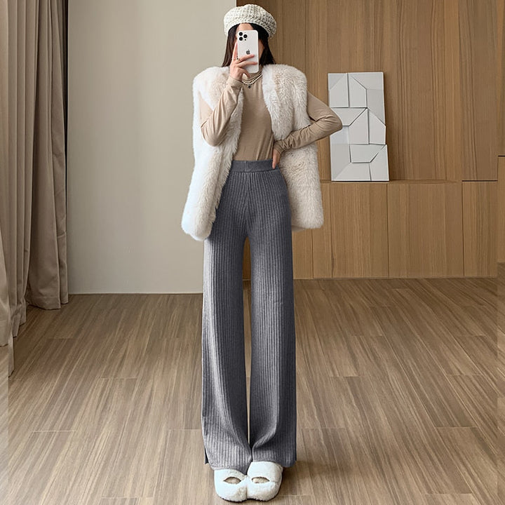Pantalon en maille à découpes aux jambes