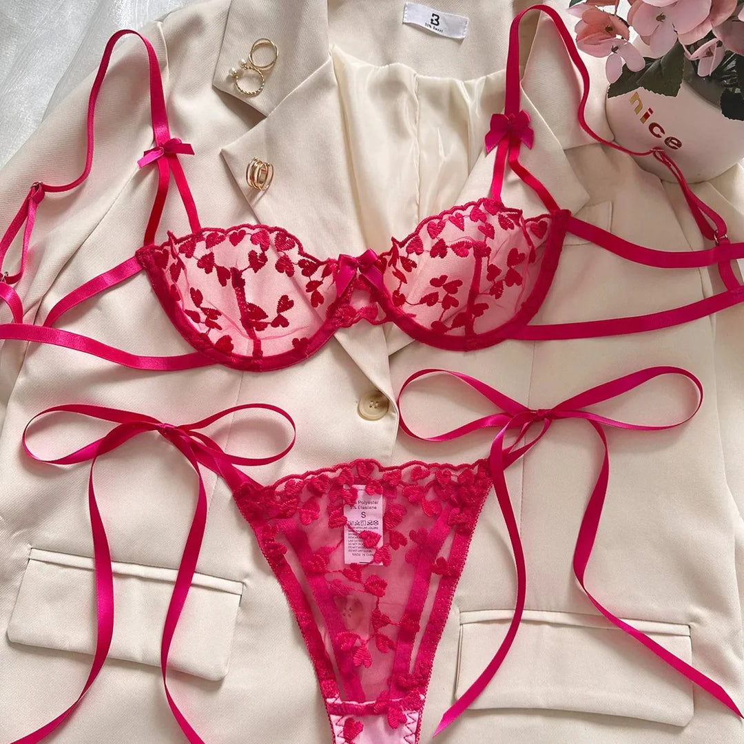 Ensemble de lingerie brodé