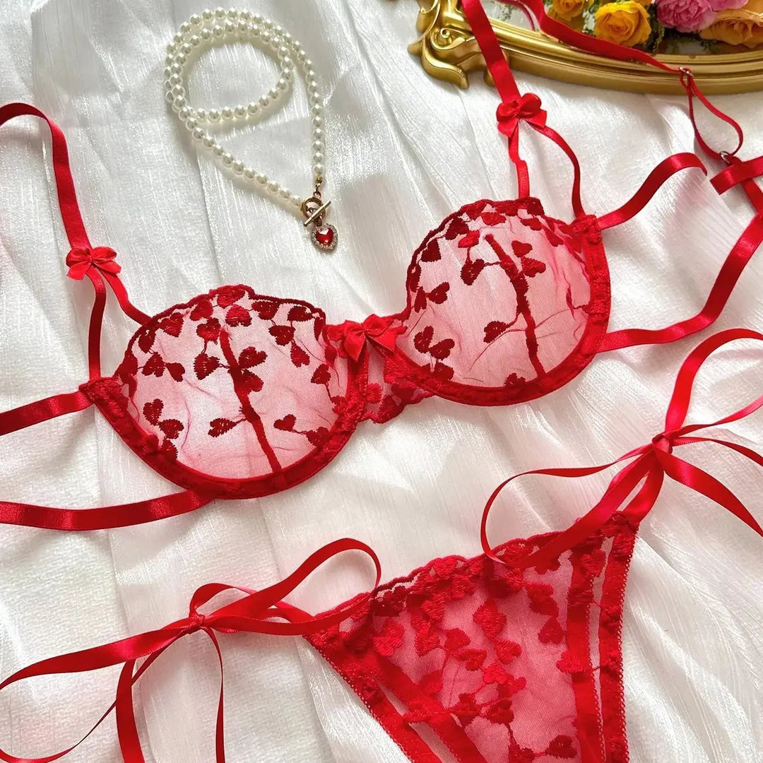 Ensemble de lingerie brodé