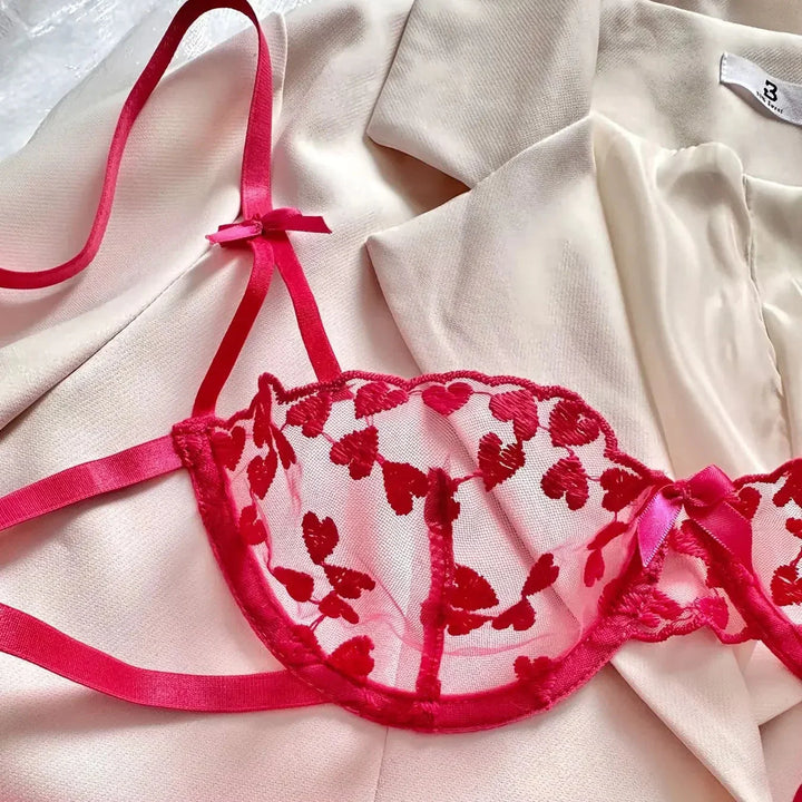 Ensemble de lingerie brodé