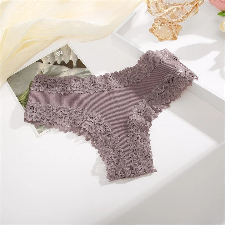 Culottes côtelées en dentelle