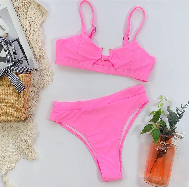 Maillot de bain 2 pièces à découpes tendance