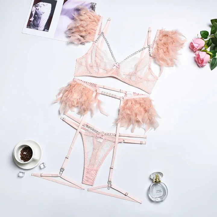 Ensemble de lingerie à plumes