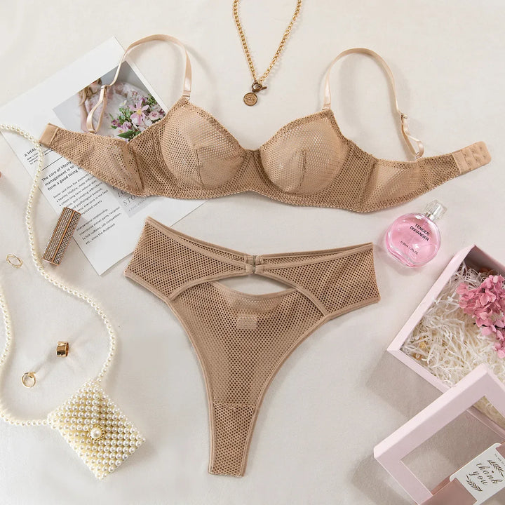Ensemble de lingerie en résille