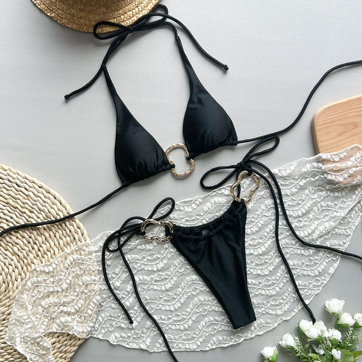 Maillot de bain à boucles décoratives