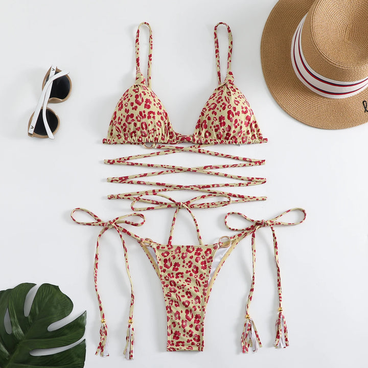 Bikini avec attaches décoratives