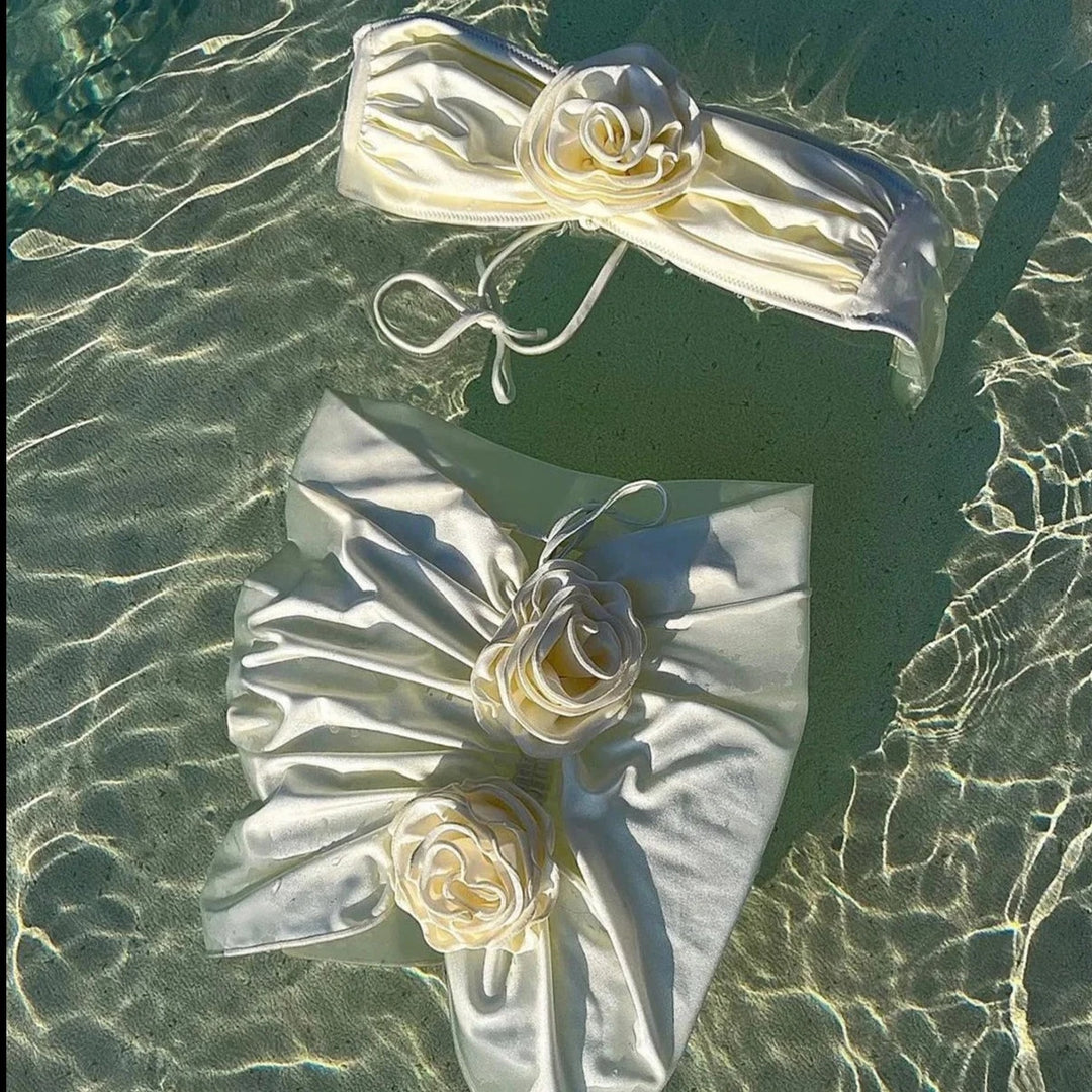 Maillot de bain 3 pièces avec roses décoratives
