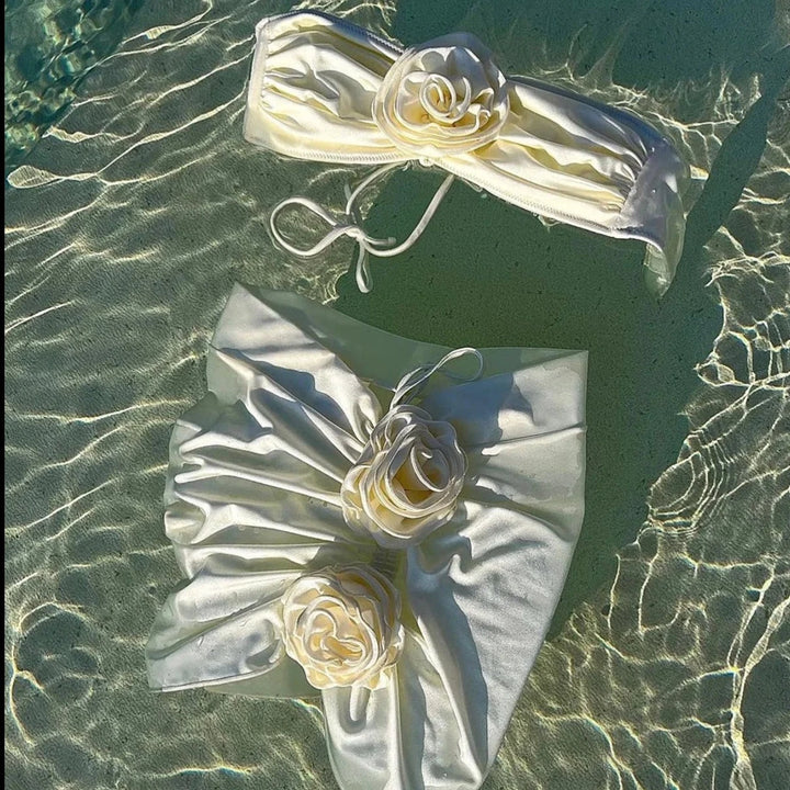 Maillot de bain 3 pièces avec roses décoratives