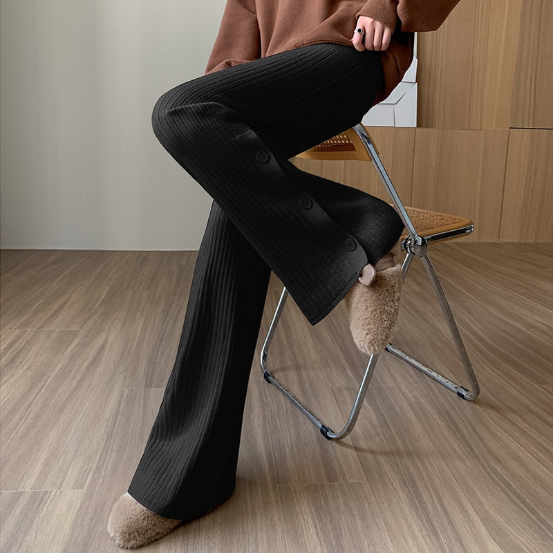 Pantalon en maille à découpes aux jambes