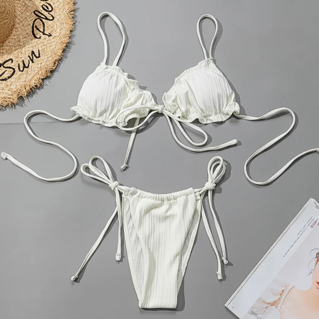 Bikini uni à laçages