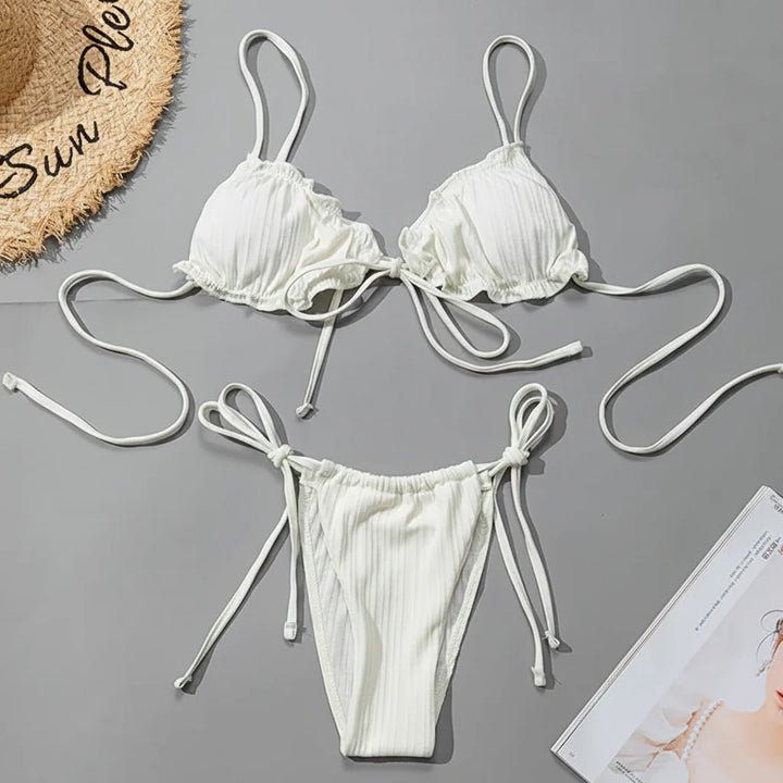 Bikini uni à laçages