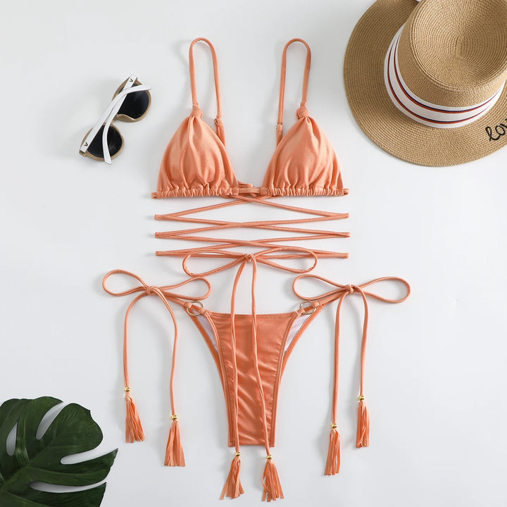 Bikini avec attaches décoratives