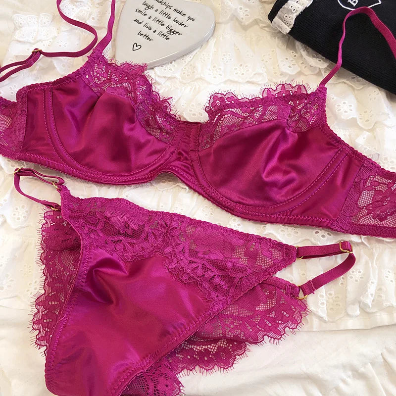 Ensemble de lingerie à finitions en dentelle