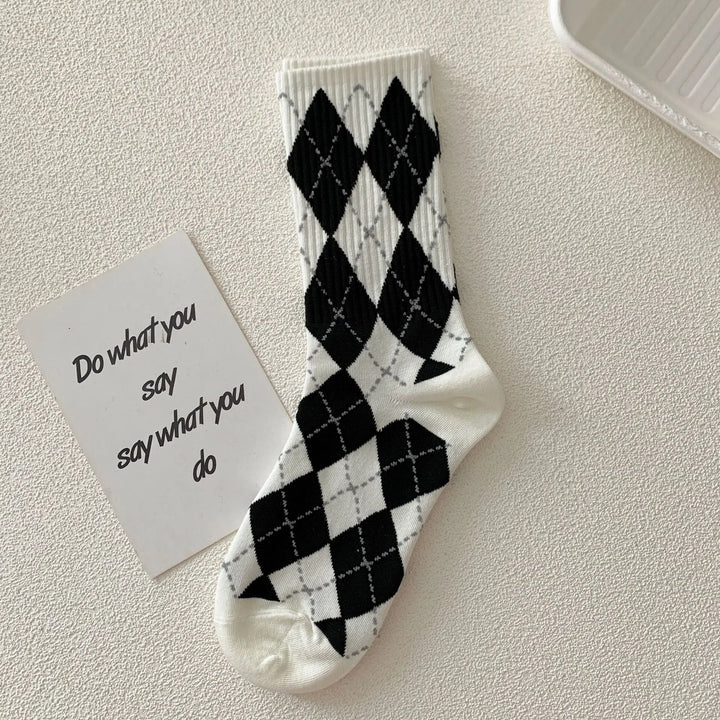 Chaussettes noires et blanches