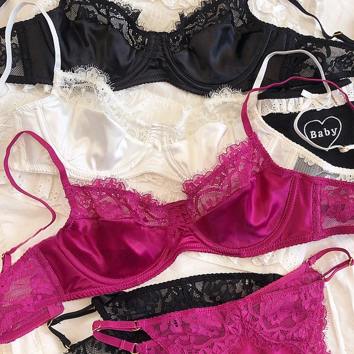 Ensemble de lingerie à finitions en dentelle
