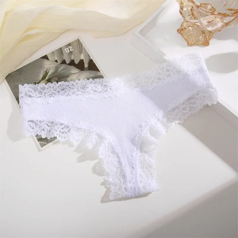 Culottes côtelées en dentelle
