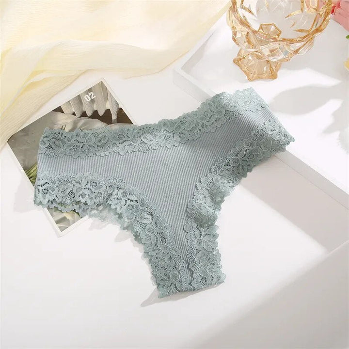 Culottes côtelées en dentelle