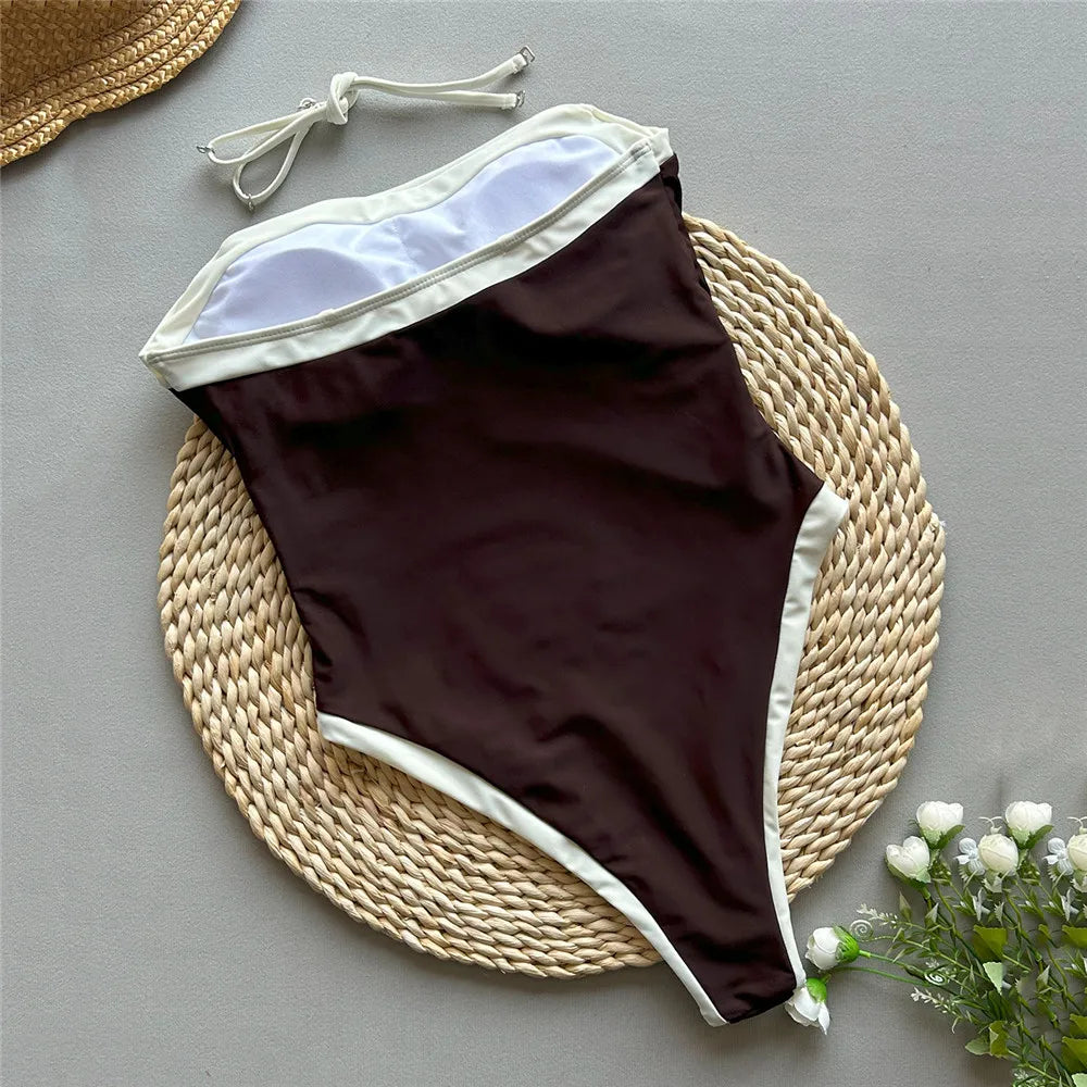 Maillot de bain une pièce élégant