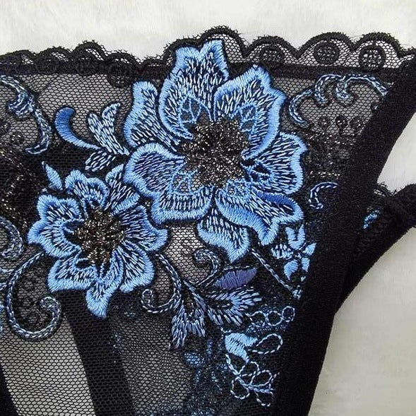 Sous-vêtements à fleurs
