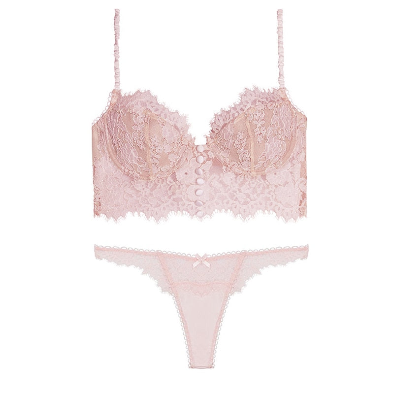 Un ensemble de sous-vêtements en dentelle avec un haut corset