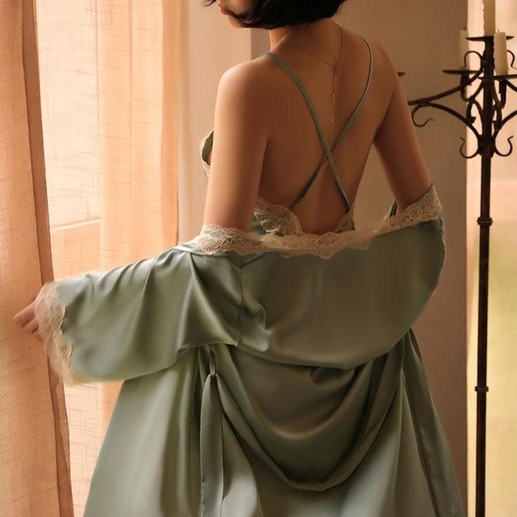 Chemise de nuit avec peignoir