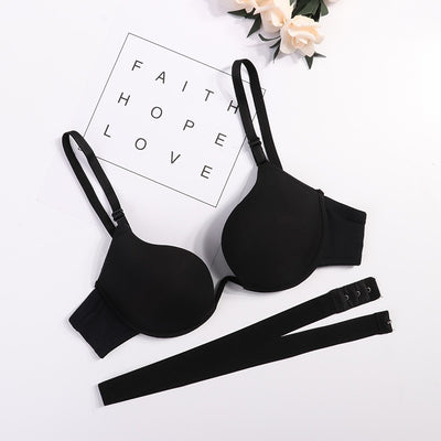 Soutien-gorge avec une découpe