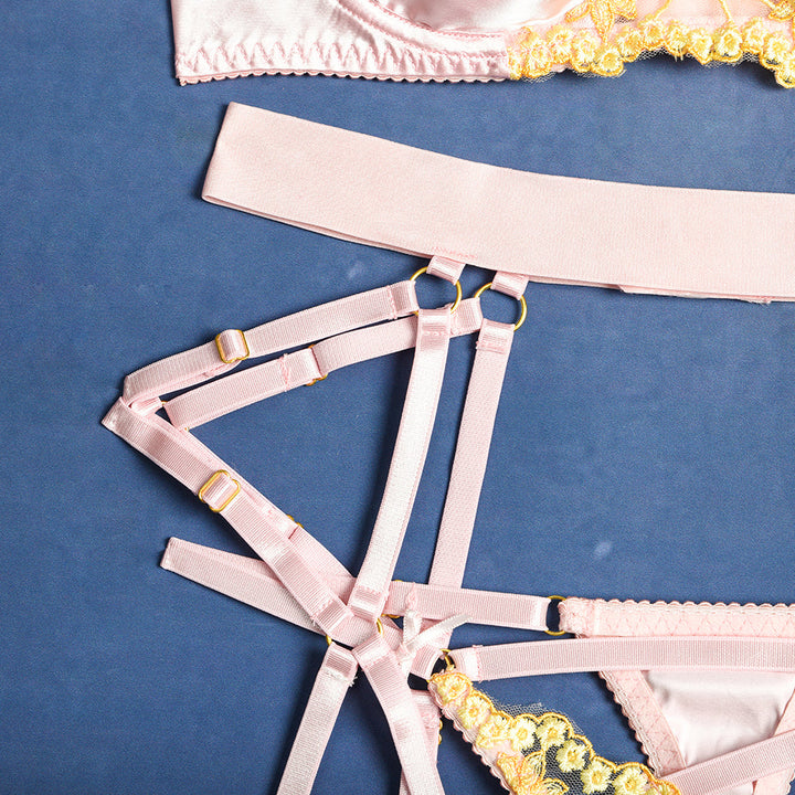 Ensemble de lingerie 3 pièces avec tour de cou