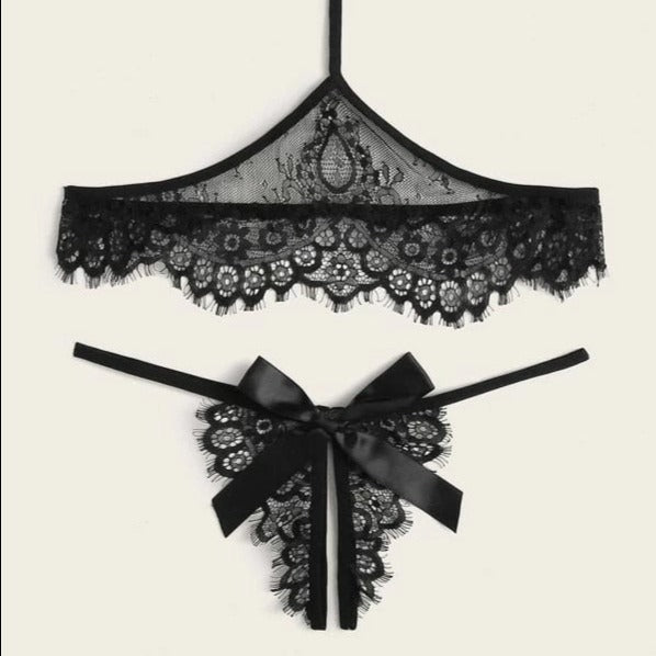 Un ensemble de sous-vêtements en dentelle