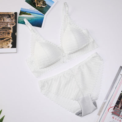 Un ensemble de sous-vêtements en dentelle