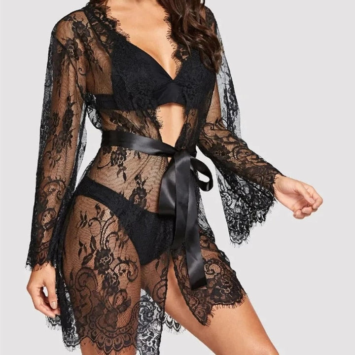 Peignoir court en dentelle