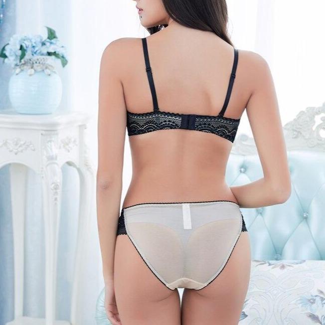 Ensemble de lingerie en dentelle