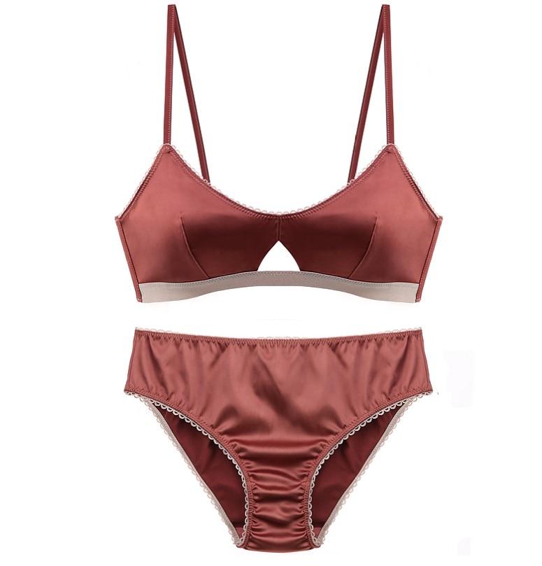 Ensemble de lingerie en satin