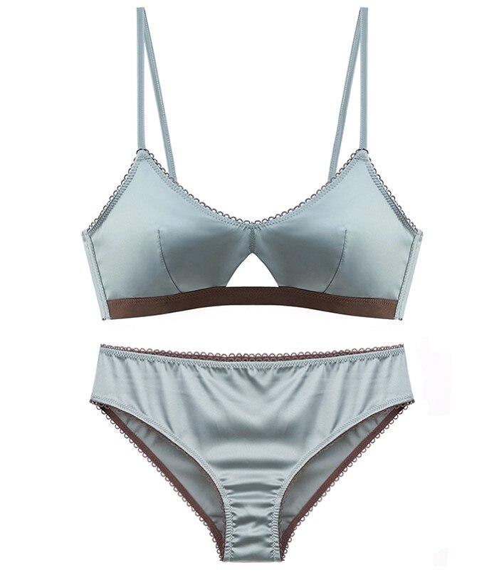 Ensemble de lingerie en satin