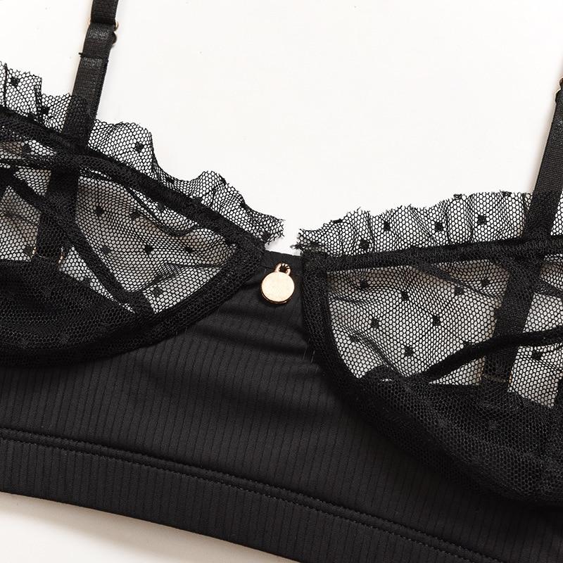 Ensemble de dentelle