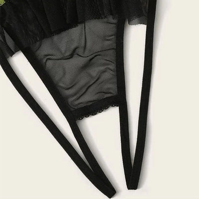 Un ensemble de sous-vêtements avec broderie décorative