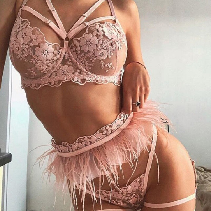 Ensemble de lingerie 3 pièces à volants et rayures